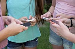 teens texting